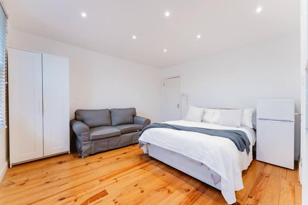 Your Lovely Studio Flat- West3 Londra Esterno foto